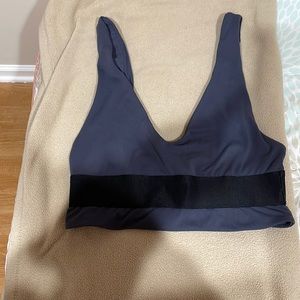 FABLETICS LOW SUPPORT SPORTS BRA. SIZE M